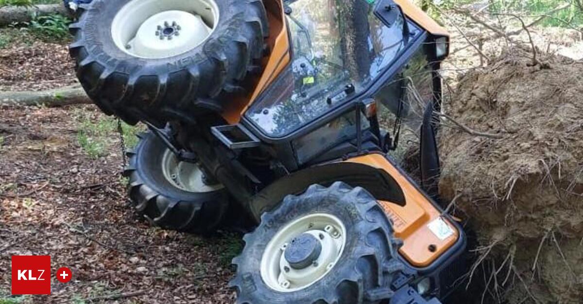 Lenker-unverletzt-Feuerwehr-barg-Traktor-aus-Wald-bei-Bad-Gleichenberg