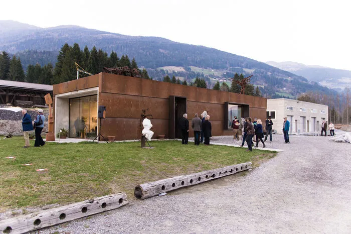 Im Atelier Profunser wurden die Werke zum Thema "750 Jahre Berg" ausgestellt.