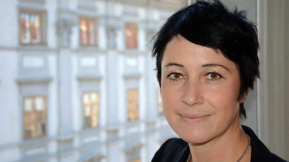 Frauenstadträtin Martina Schröck hat eine Entscheidung getroffen: Sie schafft die Funktion der unabhängigen Frauenbeauftragten ab und ersetzt sie durch eine Ombudsstelle