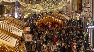 Der Villacher Advent lockt jedes Jahr zahlreiche Besucher in die Draustadt