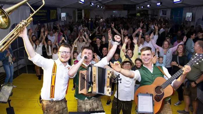 Am Samstag lud das Volksmusiktrio „Die Goaßsteigbuam“ zum zweiten Mal zu seinem eigenen Fest in der Veitsch ein
