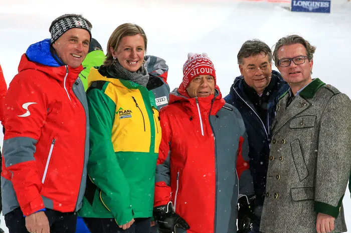 Karl Schmidhofer (Präsident des Steirischen Skiverbandes und Nationalratsabgeordneter), Tourismuslandesrätin Barbara Eibinger Miedl, ÖSV-Präsident Peter Schröcksnadel, Vizekanzler Werner Kogler und Sportlandesrat Christopher Drexler