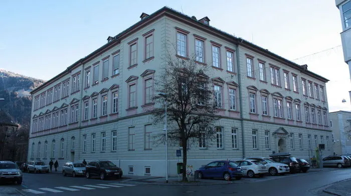 Keine der Neuen Mittelschulen im Bezirk Lienz erreicht die von Heinisch-Hosek geforderte Mindestschülerzahl von 300