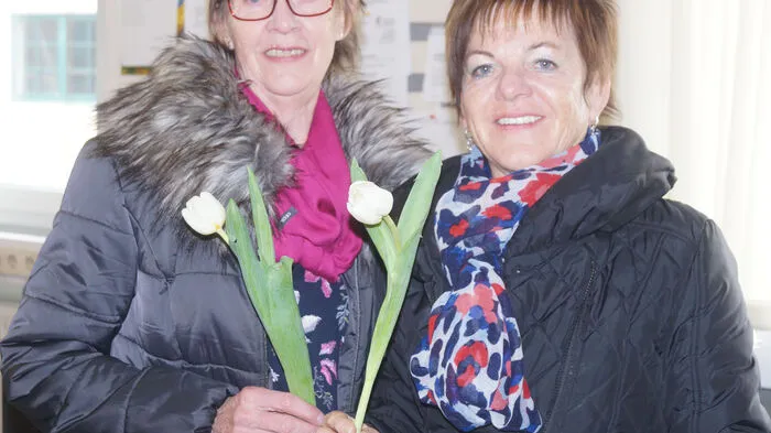 Weiße Tulpen wurden heute - so lange der Vorrat reichte - im Regionalbüro verteilt