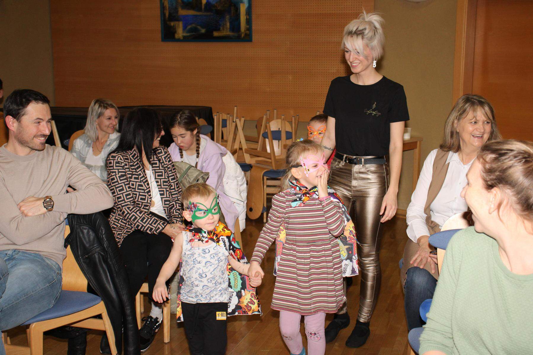 Musikschule Ligist | Musicaldarstellerin Sonja Pöschl tauchte mit Kindern in die
Theaterwelt ein