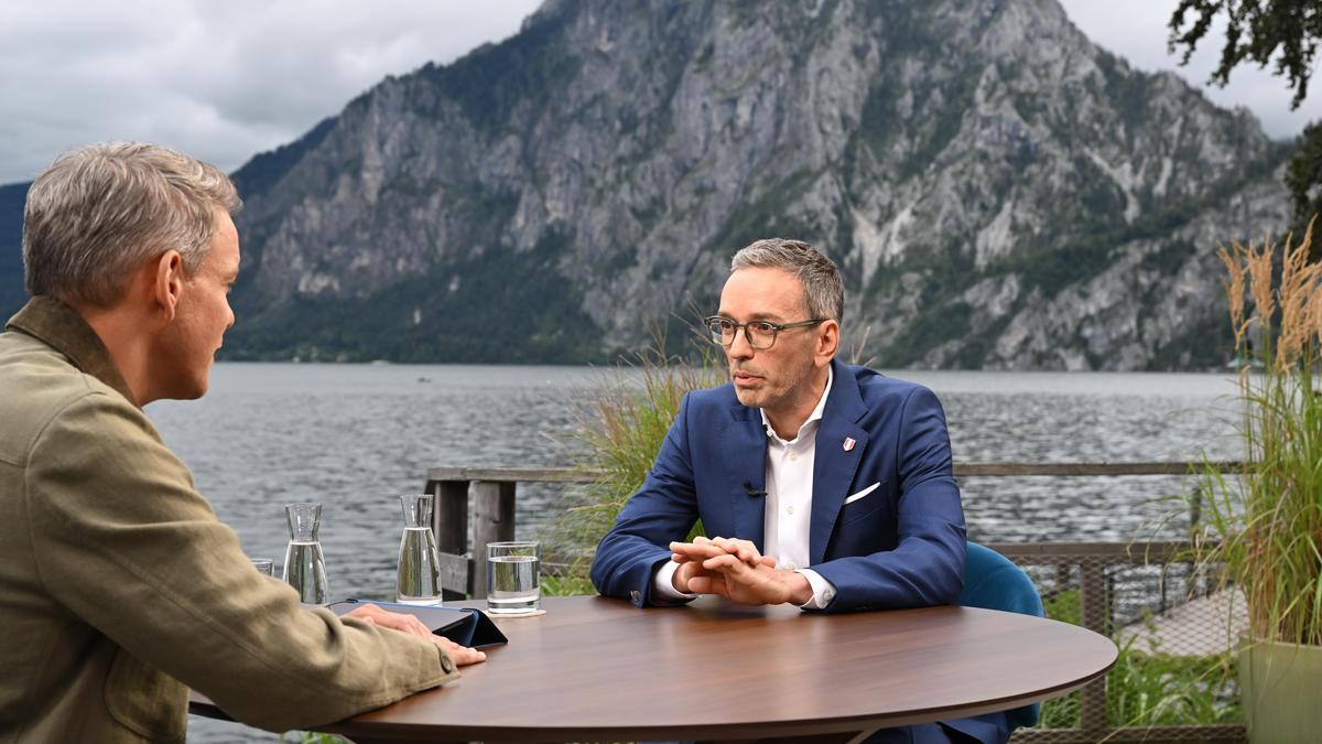  ORF-Moderator Martin Thür und FPÖ-Chef Herbert Kickl im Rahmen der Aufzeichnung der Sommergespräche 