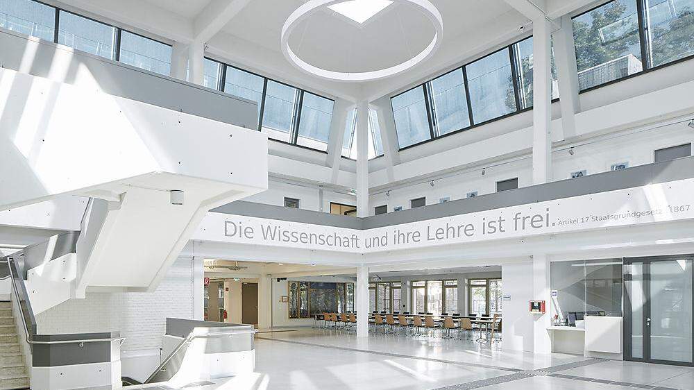 So sieht der neue Eingangsbereich der Uni Klagenfurt aus
