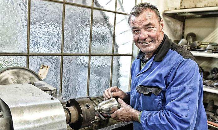 Rupert Leikam ist der letzte Zinngießer in Österreich