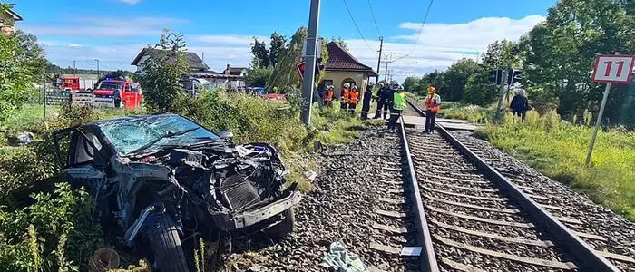 Das schwer beschädigte Auto