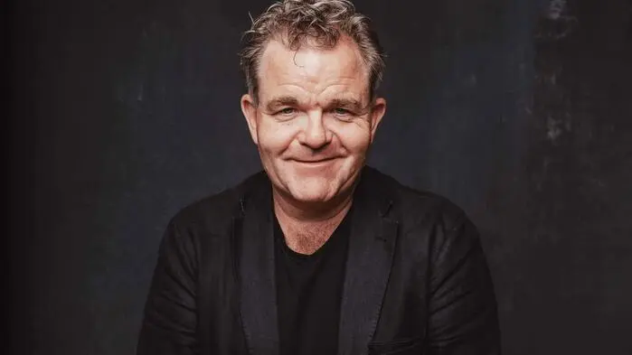 Schauspieler und manchmal auch Sänger: Cornelius Obonya