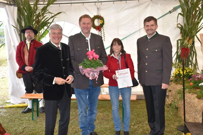 Beim Weinfest wurden auch die Gemeinde-Preisträger der Kärntner Blumenolympiade ausgezeichnet.