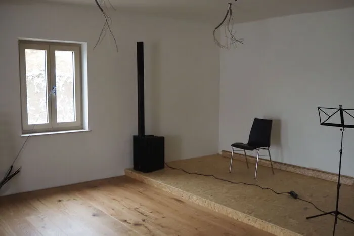 Auch eine Bühne ist dort bereits in Arbeit.