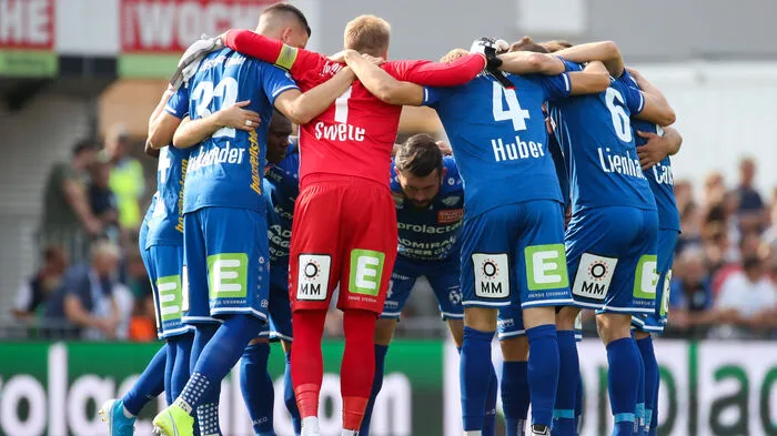 Die Wiener Austria muss in der Fußball-Bundesliga weiter auf ihren zweiten Saisonsieg warten. Die Favoritner mussten sich am Sonntag in der fünften Runde an der ehemaligen Wirkungsstätte ihres Trainers Christian Ilzer beim TSV Hartberg mit einem 2:2-Remis begnügen.