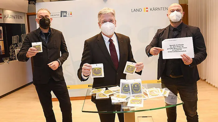 Kaiser (Mitte) mit den Unternehmern Pototschnig und Wadl