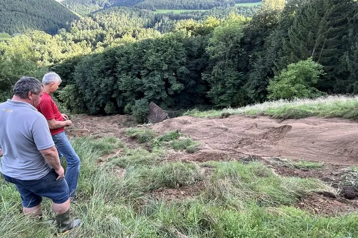 Die enormen Regenmengen führten zu einem Erdrutsch am Kulm im Ortsteil Freienberg.