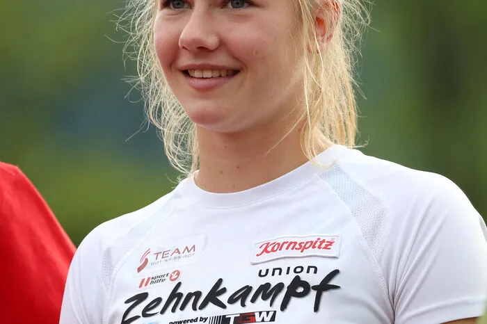 Ich bin derzeit in der achten Klasse, trainiere auch mit Athleten anderer Sportarten. Die Gemeinschaft ist sehr wichtig. Sarah Lagger, Leichtathletik