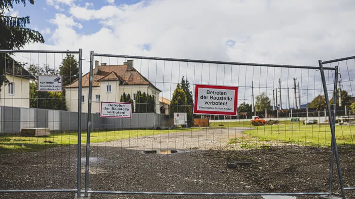 Ende 2021 soll das größte muslimische Gebetshaus Kärntens in der Nähe des Klagenfurter Hauptbahnhofes fertiggestellt sein. Danach folgen noch ein Kulturzentrum und eine Wohnung für den Imam. Aber sehen Sie selbst und klicken Sie sich durch die Fotoserie...
