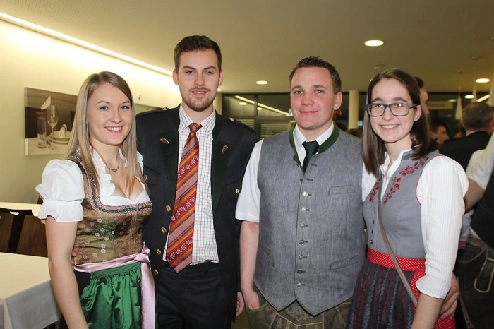Die Gäste kamen natürlich in Lederhose und im Dirndl.