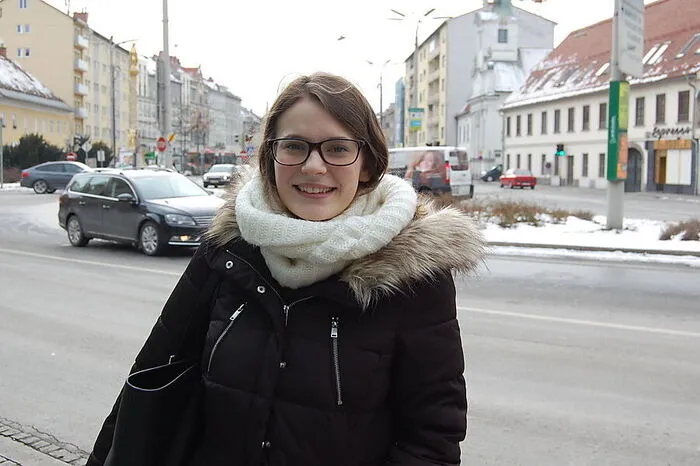 Agnes Holzinger: "Wenn man in der Nacht in der Nähe des Griesplatzes unterwegs ist, hat man schon ein ungutes Gefühl. Mir ist zwar noch nie selbst etwas passiert, aber man liest öfter Geschichten über Vorfälle. Positiv ist, dass man eine gute Anbindung ans Zentrum hat. Am Jakominiplatz ist man vom Griesplatz aus gleich."
