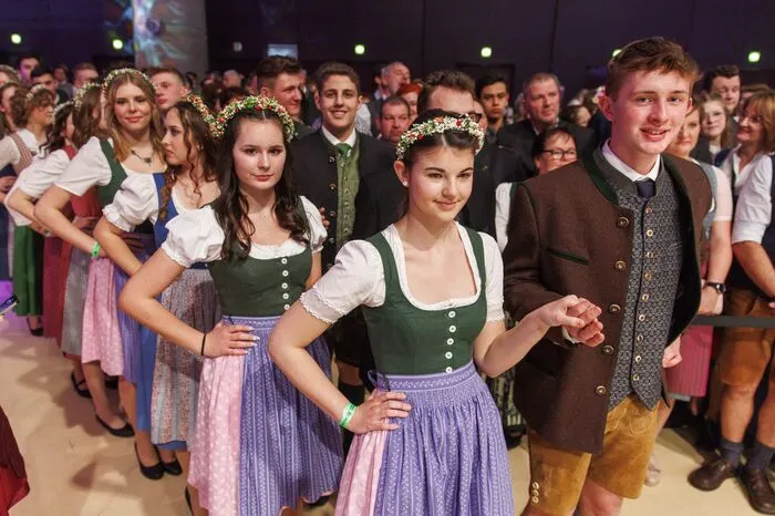 Beim Auftanz der Landwirtschaftlichen Fachschulen ging es zünftig zu