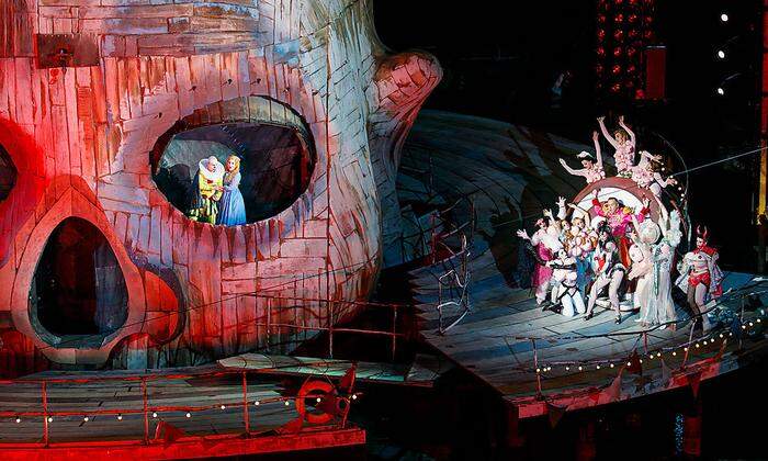 Spektakulär: die "Rigoletto"-Bühne auf dem Bodensee
