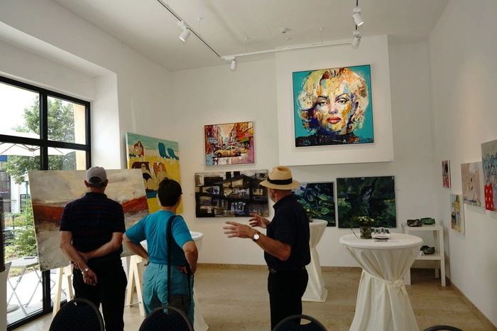 In der Galerie im Lindenhof ist man richtig, wenn man Infos über das gesamte Projekt mit all seinen Ausstellungsorten wünscht.
