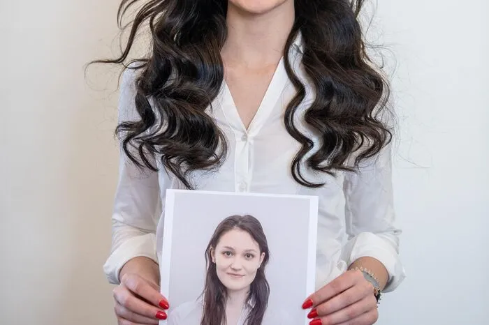 Justine, 22, Studentin aus Graz, bekam eine wallende Lockenmähne gezaubert ...