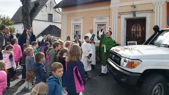 Jakub Jerzy Radziwonski segnete das MIVA-Auto in Mühldorf