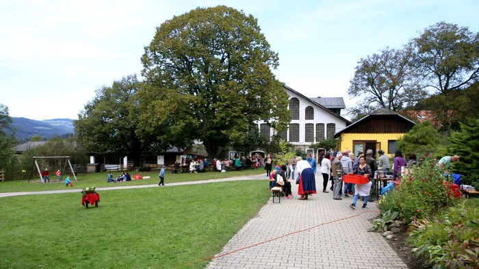 Unter dem Motto „Herbstzauber und Erntedank“ lud die Lebensgemeinschaft Wurzerhof in Scheifling in der Gemeinde St. Georgen/Längsee zum Fest.  