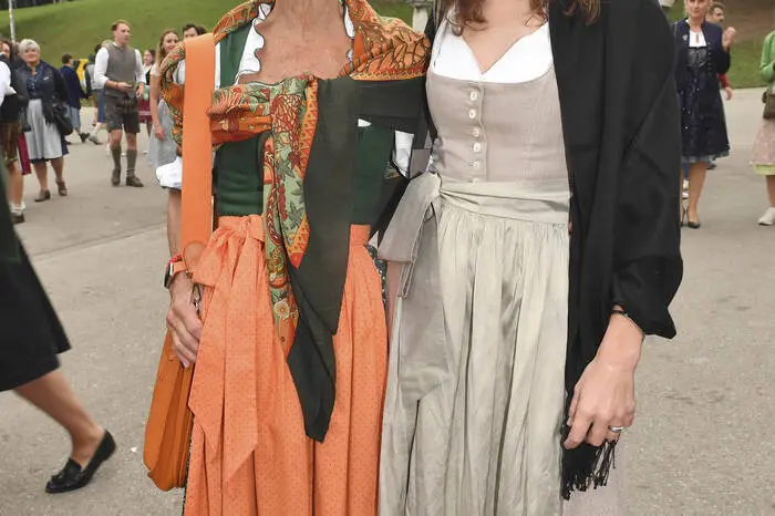 Uschi Glas und Julia Tewaag