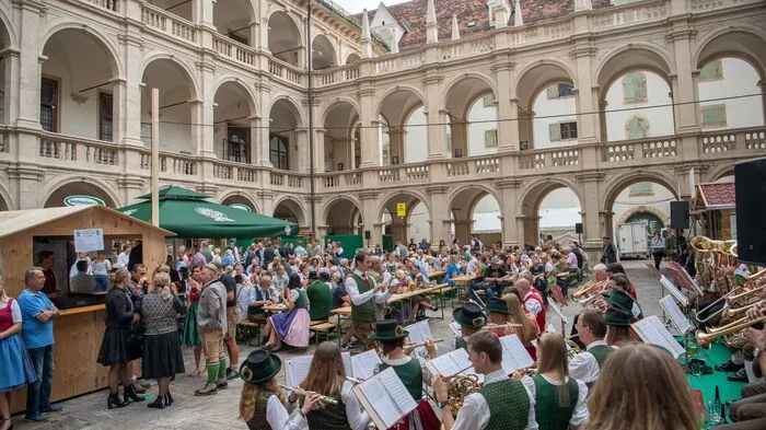 Premiere beim Aufsteirern: Die Oberlandler haben ihren Kirtag ins Aufsteirern-Wochenende verlegt ...