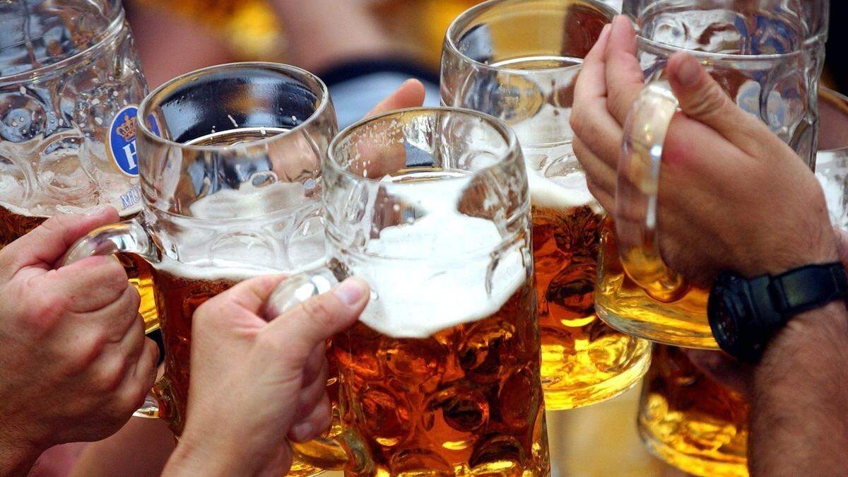 Alkohol und Politik: Es geht offenbar nicht ohne, aber auch nicht mit