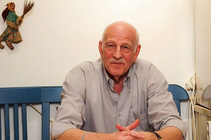 Peter, 68-jähriger Pensionist aus der Steiermark, träumt von „einer Dame, die zu mir passt.“ Seine Frau ist nach 32 gemeinsamen Jahren nach schwerer Krankheit verstorben. Der gebürtige Berliner "könnte eine Frau verwöhnen, ich kann kochen, backen und bin Masseur!"