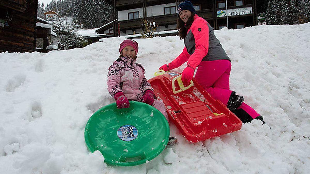 Auch im Lesachtal herrscht bereits Winter. Die Kinder freuen sich! 