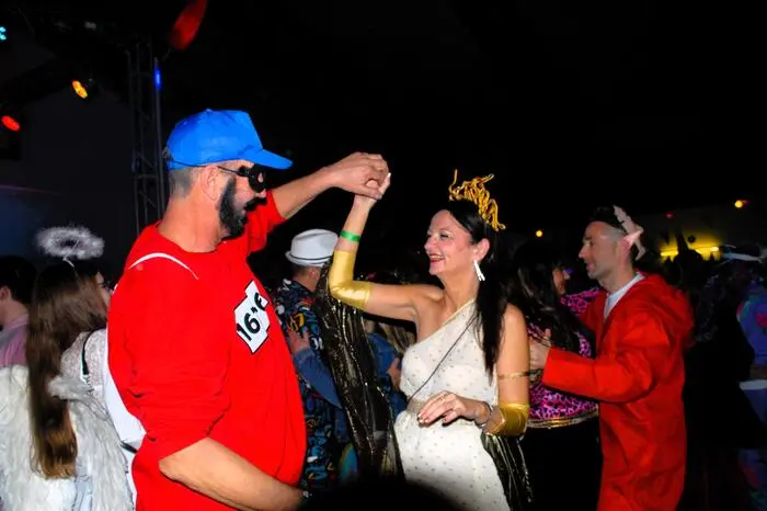 Das Gschnasfest lockte wieder zahlreiche Faschingsbegeisterte und Narren in den Ort. 