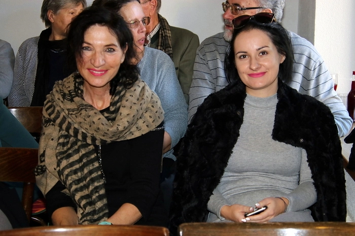 Die Besucher dankten mit begeistertem Applaus.