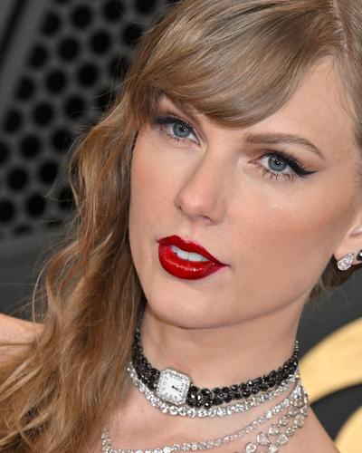 Superstar Taylor Swift, hier vor den 66. Grammy Awards in Los Angeles am 4. Februar