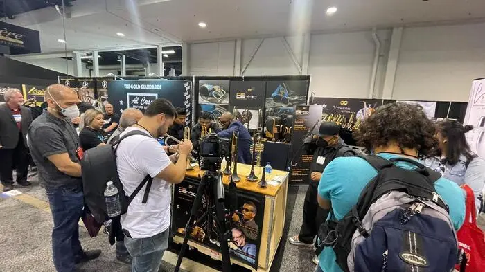 Heuer hat der Weststeirer Stefan Maier, der in Rosental an der Kainach sein "Haus der Musik" betreibt, wieder auf der NAMM in Anaheim in Kalifornien ausgestellt. Dabei handelt es sich um die älteste und weltweit größte Fachmesse für Musikinstrumente.