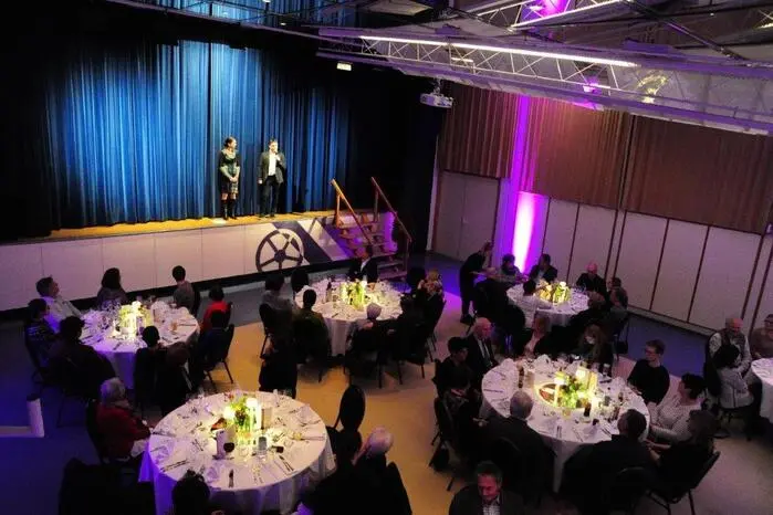 Der 45-jährige Deutsche begeisterte im Zeltweger Volksheim - bei einem dreigängigen Dinner vom Hotel-Restaurant Hubertushof - das staunende Publikum mit seiner Show.