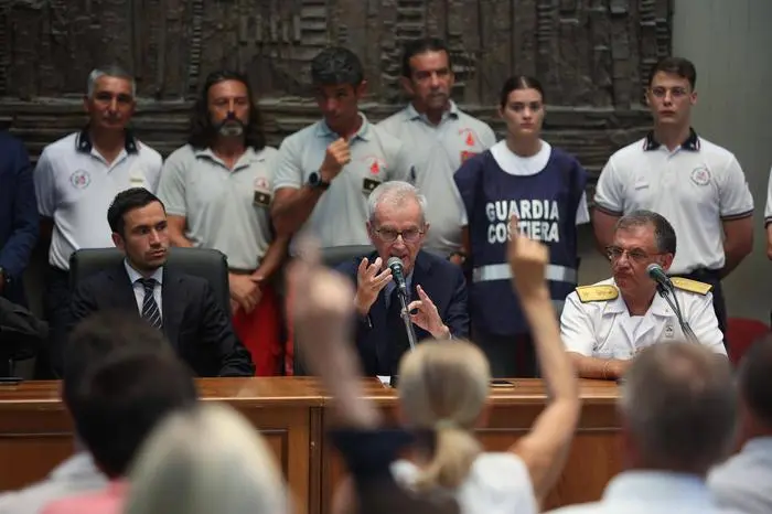 August 24, 2024, Palermo, Italia: The deputy prosecutor Raffaele Camarrano, the chief prosecutor of Termini Imerese, Ambrogio Cartosio C, and the rear admiral of the Coast Guard, commander of the Port Authority in Palermo, Raffaele Macauda R during the press conference on the shipwreck of the Bayesian ship in Termini Imerese, near Palermo, Sicily Island, southern Italy, 24 August 2024. The sinking of the Bayesian super-yacht off Sicily on 19 August was a sudden and abrupt event , prosecutors investigating the incident for possible negligent-manslaughter charges told a press conference on 24 August. The public prosecutor s office opened a file against unknown persons on charges of manslaughter and culpable homicide . . ANSA/IGOR PETYX P PUBLICATIONxINxGERxSUIxAUTxONLY - ZUMAa110 20230704_zaf_a110_035 Copyright: xIgorxPetyxx