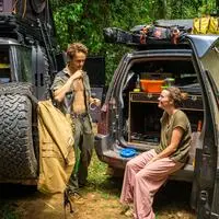 Felix und Anna machen Station in der Drill Ranch Afi in Nigeria, einem Naturschutz- und Auffangprojekt für gefährdete Primaten.