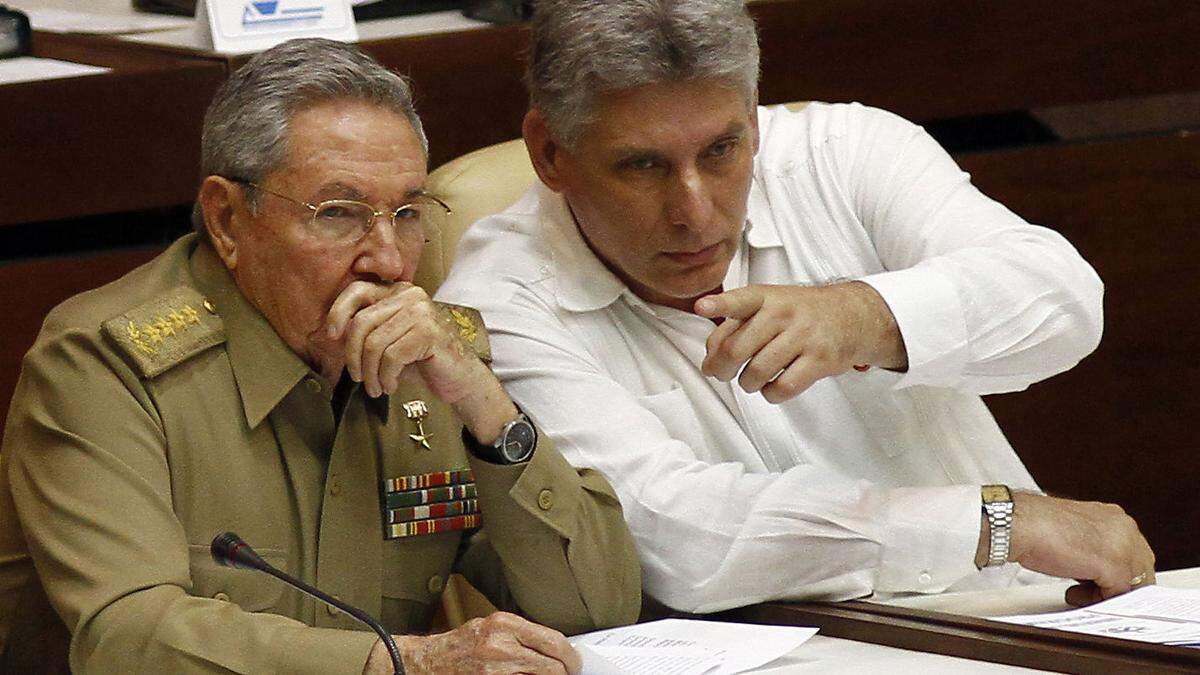 Raul Castro mit Miguel Diaz-Canel