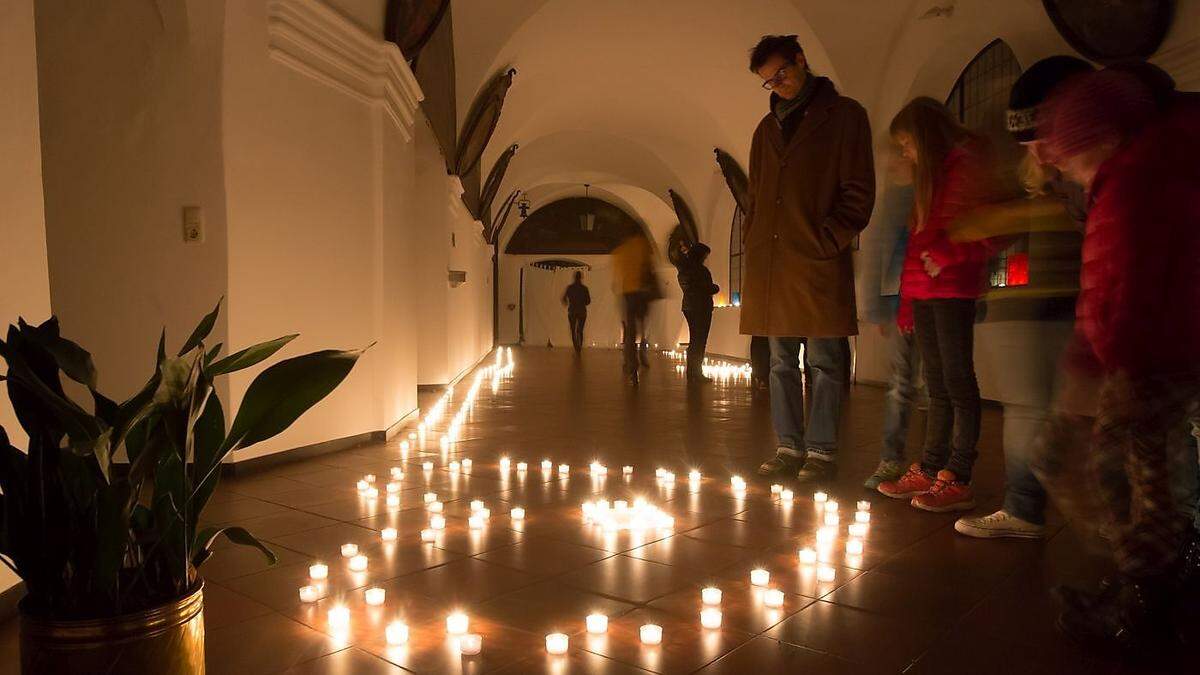 Eine Nacht im Licht als Einstimmung auf Allerheiligen gibt es in zwölf Osttiroler Pfarren