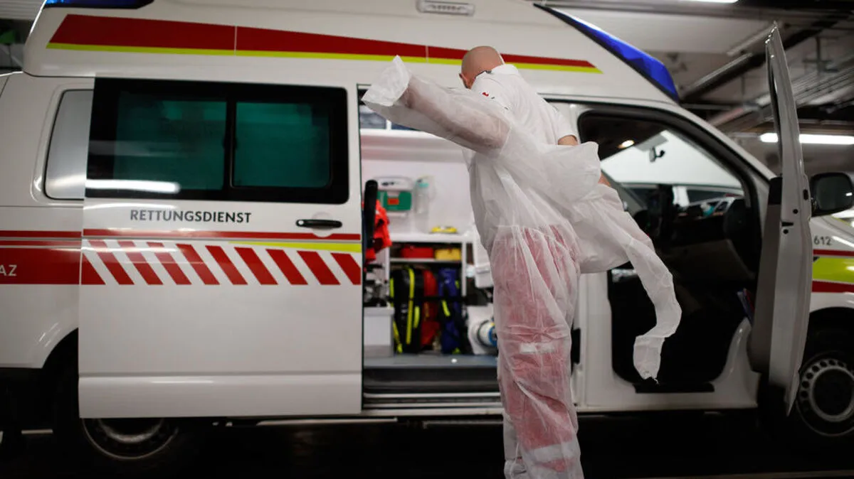 Sanitäter wollen wissen, ob sie zu einem Infizierten fahren