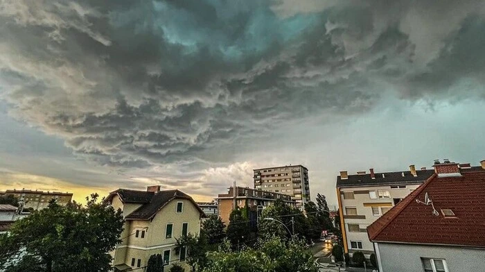 Bedrohliche Gewitterwolken zogen am Montagabend über Graz auf.