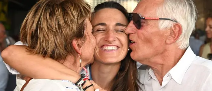 Lara Vadlau mit ihren Eltern Eva und Ernst