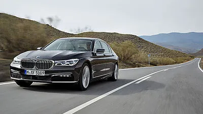 Tarnen und täuschen: Die 5-Meter- Limousine lässt sich flink bewegen