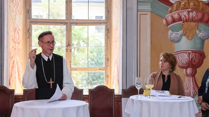 Abt Philipp Helm begrüßte die Gäste bei der Überreichung des Siegels