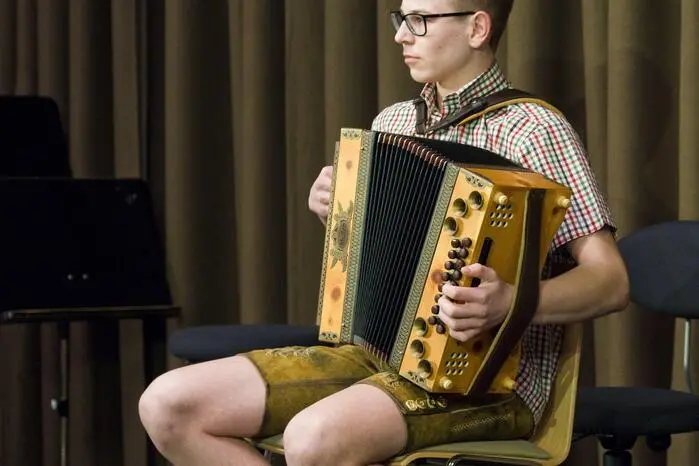 Die Veranstaltung war ein voller Erfolg und unterstrich die wichtige Rolle der Musikschule bei der Förderung junger Musikerinnen und Musiker.