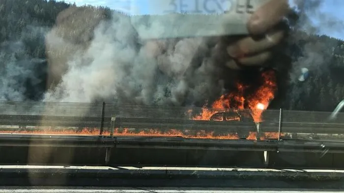 Das Feuer breitete sich in Windeseile aus
